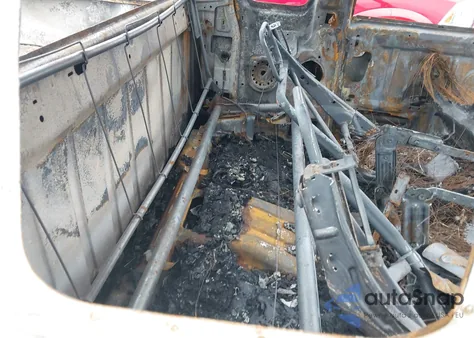 2001 Dodge Ram 1500 z USA, uszkodzony, nr VIN 1B7HF13Z61J218179